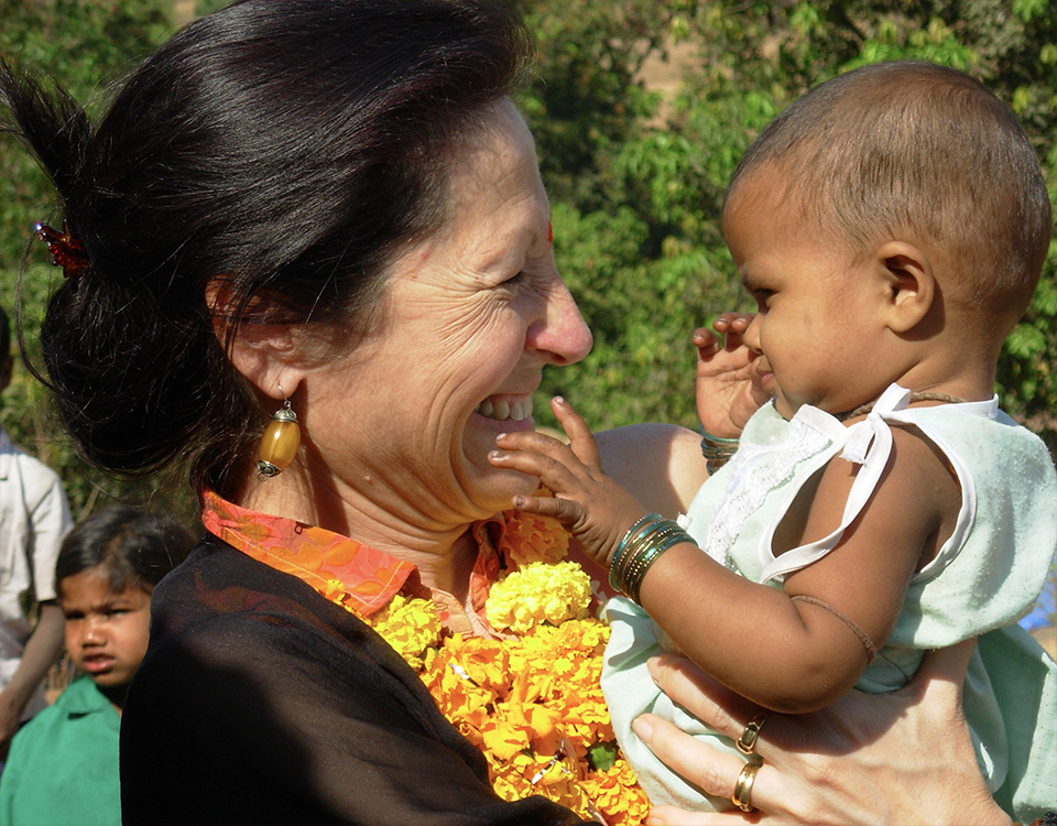 Un ponte di fraternità - Da Fidenza al mondo, con amore e dedizione